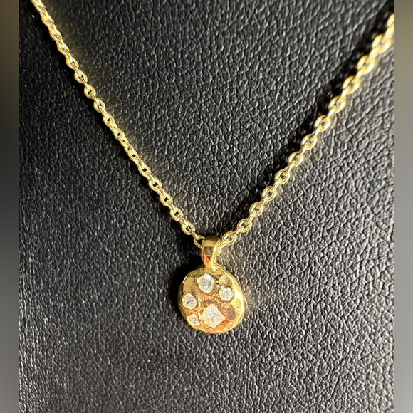 Gorjana Jewelry - NWOT GORJANA COLLETTE CIRCLE
ADJUSTABLE Gold Hammered Texture Pendant Necklace